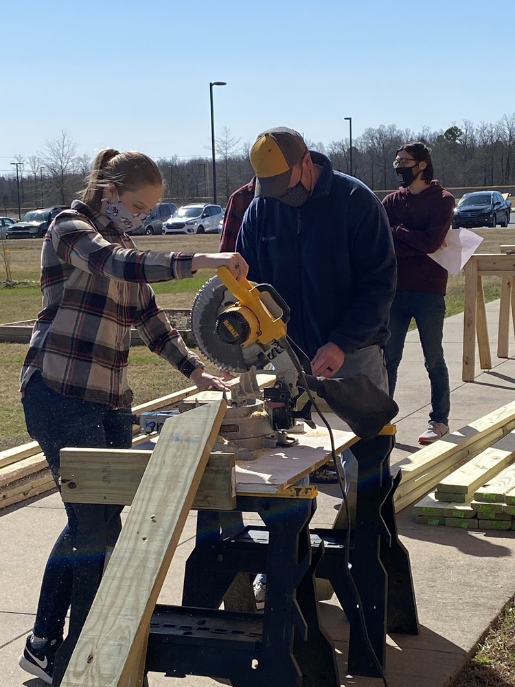 Maumelle High School Students Get Creative for Service Project